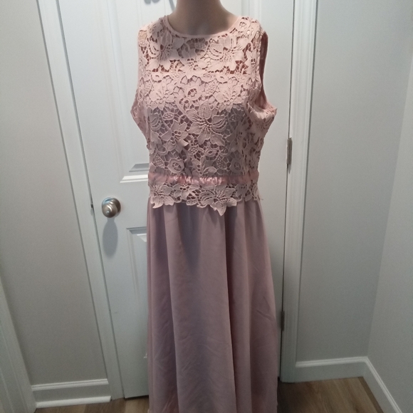 Dresses & Skirts - Elegant Pink Lace Dress Size L NWT Wedding, Formal
